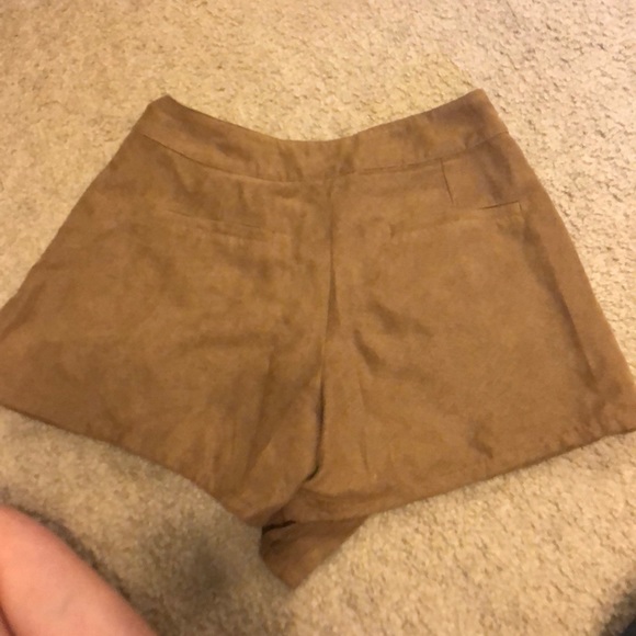 Suede skort - Picture 3 of 3